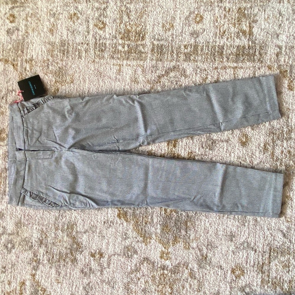 Never worn Cynthia Rowley gingham cropped pants. Size 6